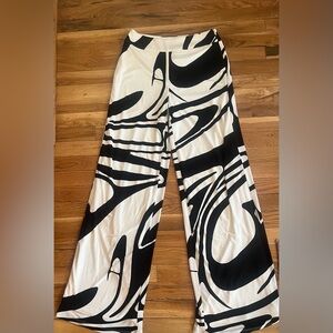 Frank Lyman Design Black and Cream Swirl Hi-Rise Wide Leg Pants